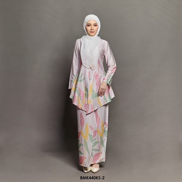 Kebaya Saloma Batiq Mia in Light Pink (BMK440KS-2)