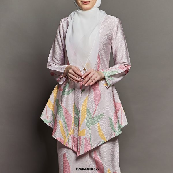 Kebaya Saloma Batiq Mia in Light Pink (BMK440KS-2) - Image 3
