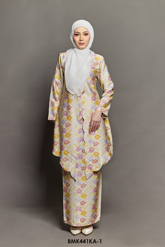 Kebaya Anggun Batiq Mia 2.0 in Pastel Yellow (BMK441KA-1)