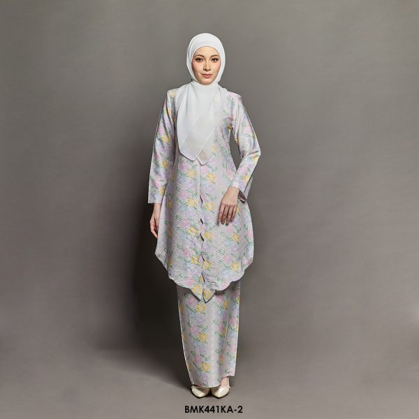 Kebaya Anggun Batiq Mia 2.0 in Pearl White (BMK441KA-2)