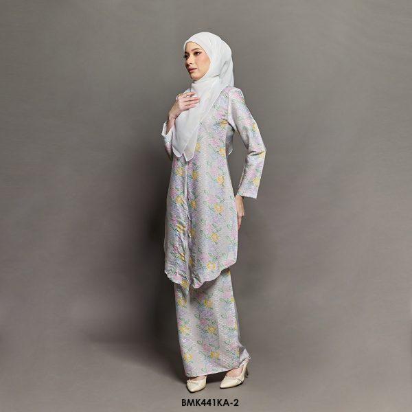 Kebaya Anggun Batiq Mia 2.0 in Pearl White (BMK441KA-2) - Image 2