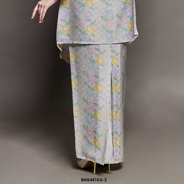 Kebaya Anggun Batiq Mia 2.0 in Pearl White (BMK441KA-2) - Image 3