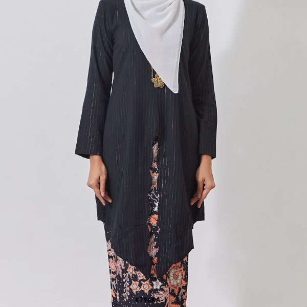 Kebaya Anggun 2.0 in Black (K796KA-1) - Image 4