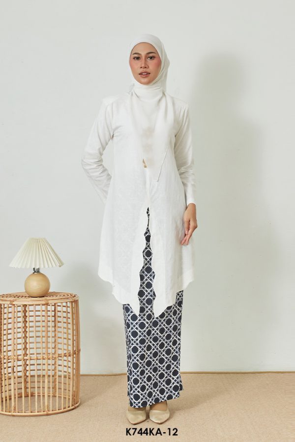 Kebaya Anggun 2.0 in Off White (K744KA-12)