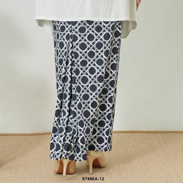 Kebaya Anggun 2.0 in Off White (K744KA-12) - Image 3