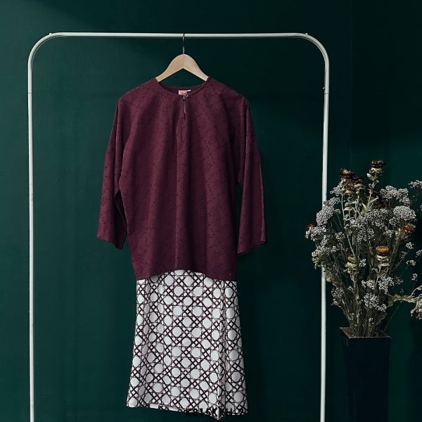 Kurung Kedah in Maroon (K815KKH-2) - Image 4