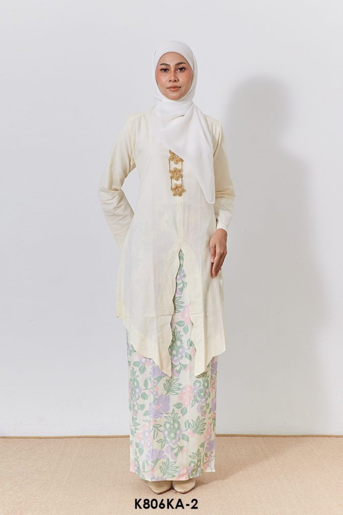 Kebaya Anggun 2.0 in Pale Yellow (K806KA-2)