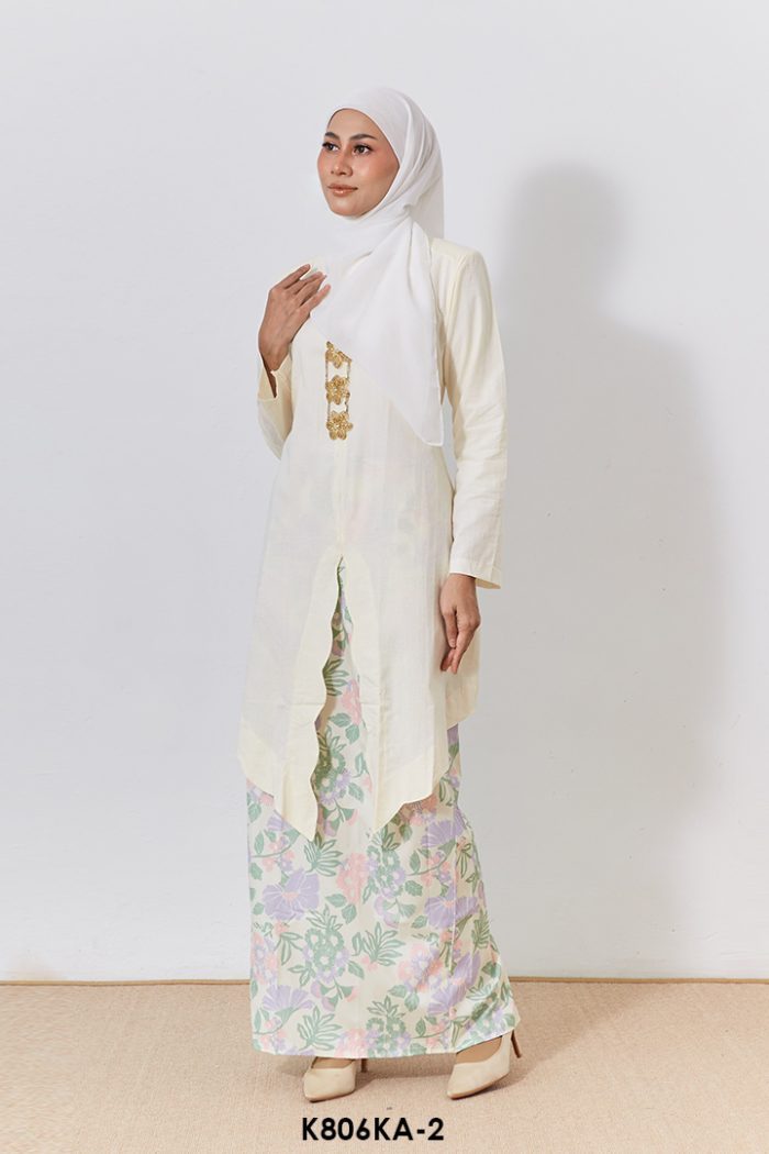 Kebaya Anggun 2.0 in Pale Yellow (K806KA-2)