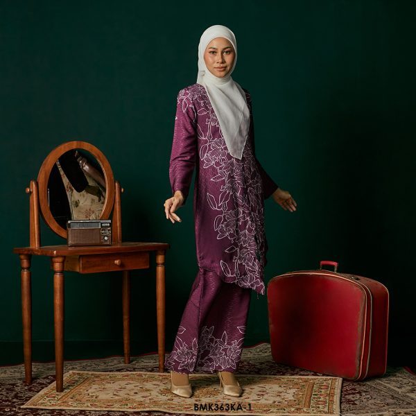 Kebaya Anggun 2.0 in Mangosteen (BMK363KA-1) - Image 2