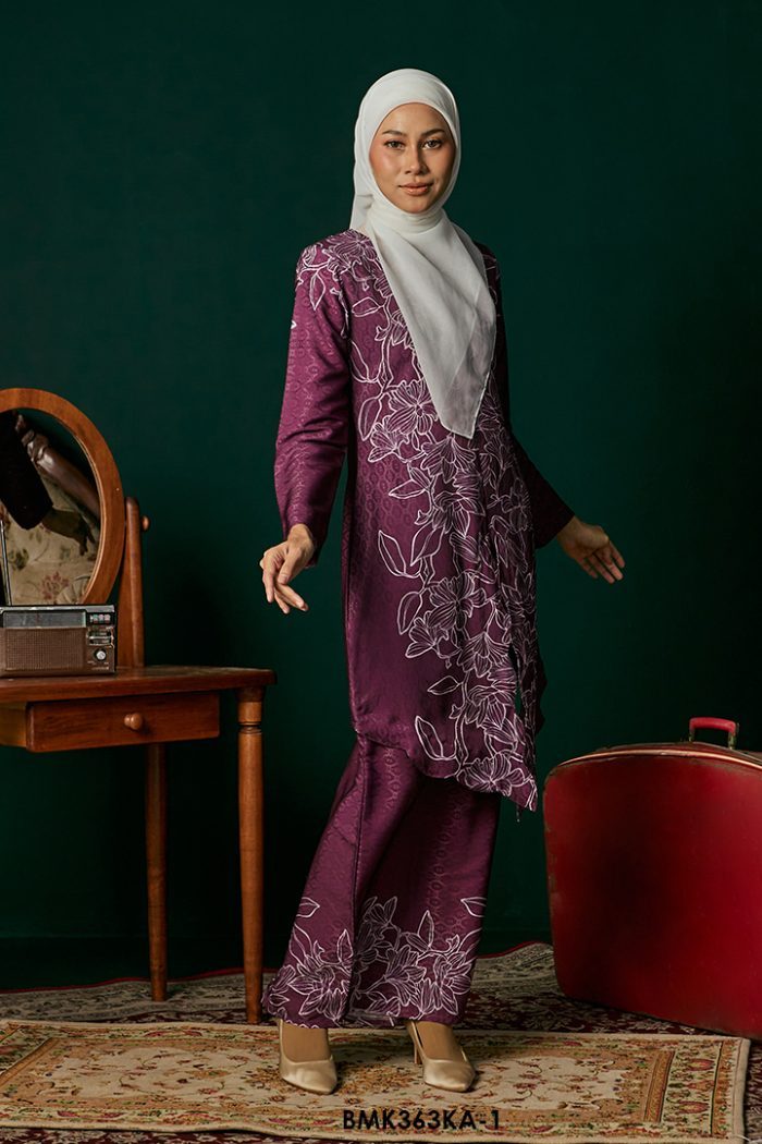 Kebaya Anggun 2.0 in Mangosteen (BMK363KA-1)