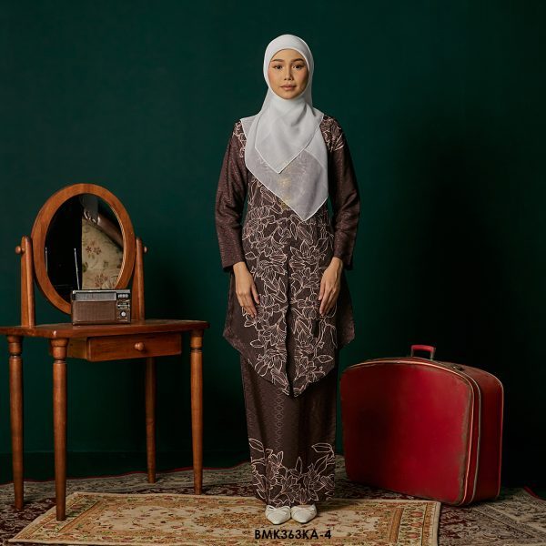 Kebaya Anggun 2.0 in Rich Brown (BMK363KA-4)