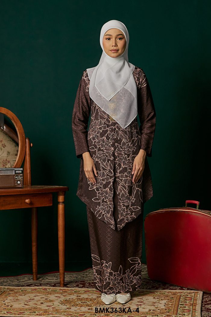 Kebaya Anggun 2.0 in Rich Brown (BMK363KA-4)
