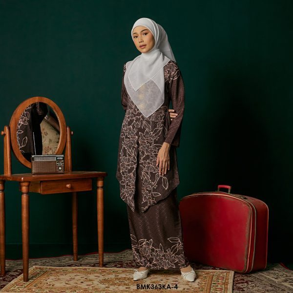 Kebaya Anggun 2.0 in Rich Brown (BMK363KA-4) - Image 2