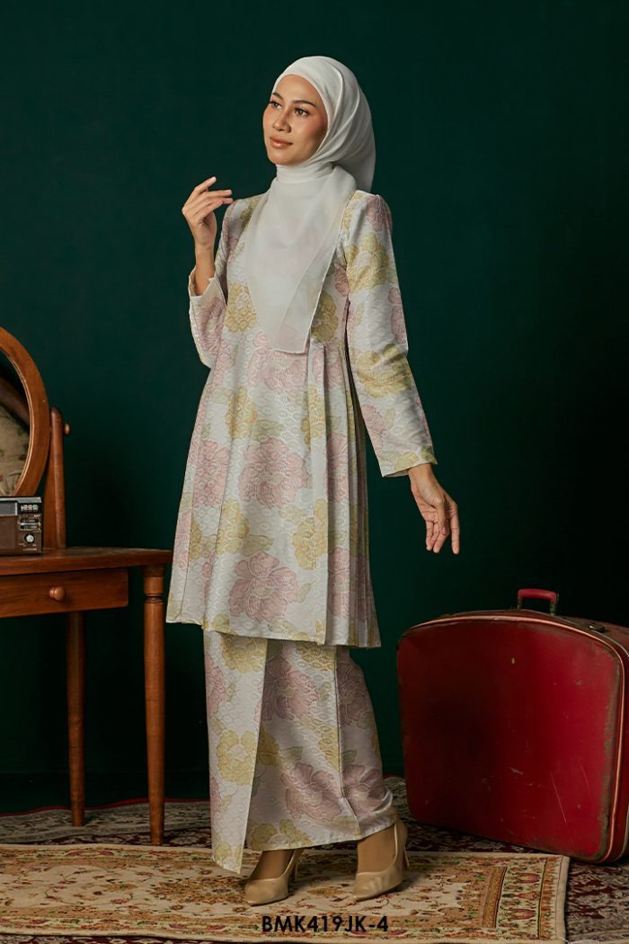 Juliana Kurung Batiq Mia in Pearl White (BMK419JK-4)