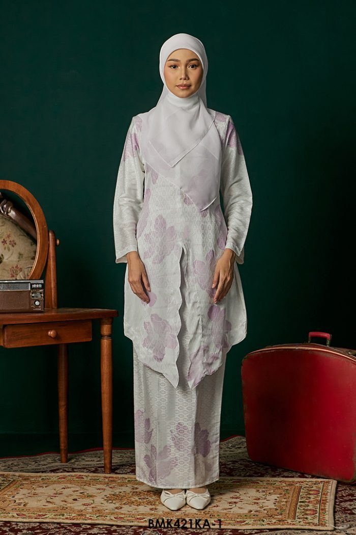 Kebaya Anggun 2.0 in Purple (BMK421KA-1)