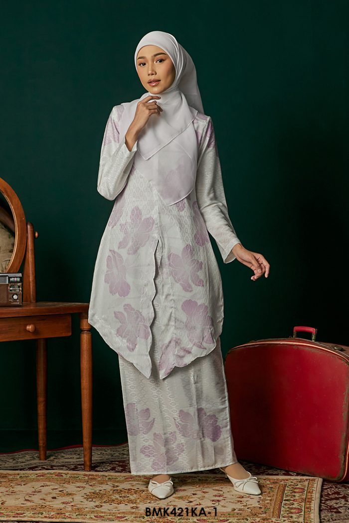Kebaya Anggun 2.0 in Purple (BMK421KA-1)