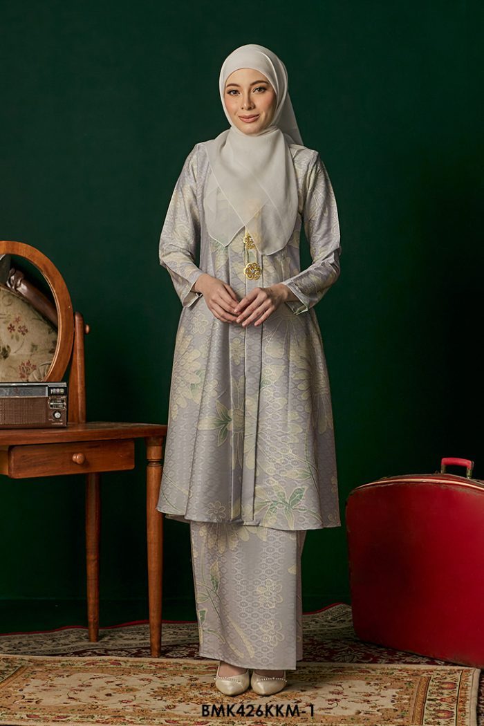 Kebarung Kalthom Batiq Mia in Pearl Lilac (BMK426KKM-1)