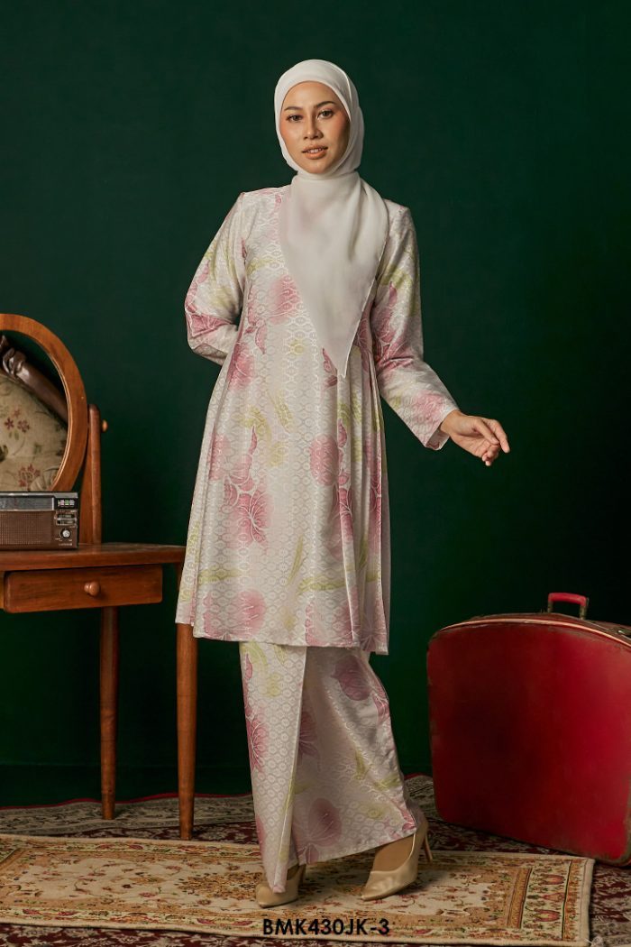 Juliana Kurung Batiq Mia in White (BMK430JK-3)