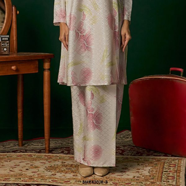 Juliana Kurung Batiq Mia in White (BMK430JK-3) - Image 3