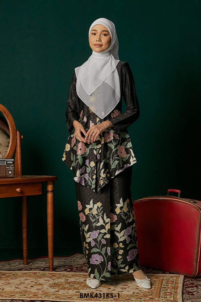 Kebaya Saloma in Black (BMK431KS-1)