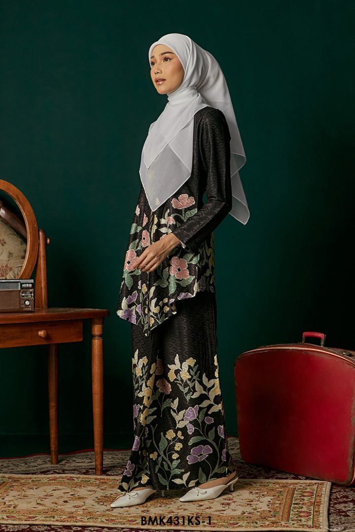 Kebaya Saloma in Black (BMK431KS-1)