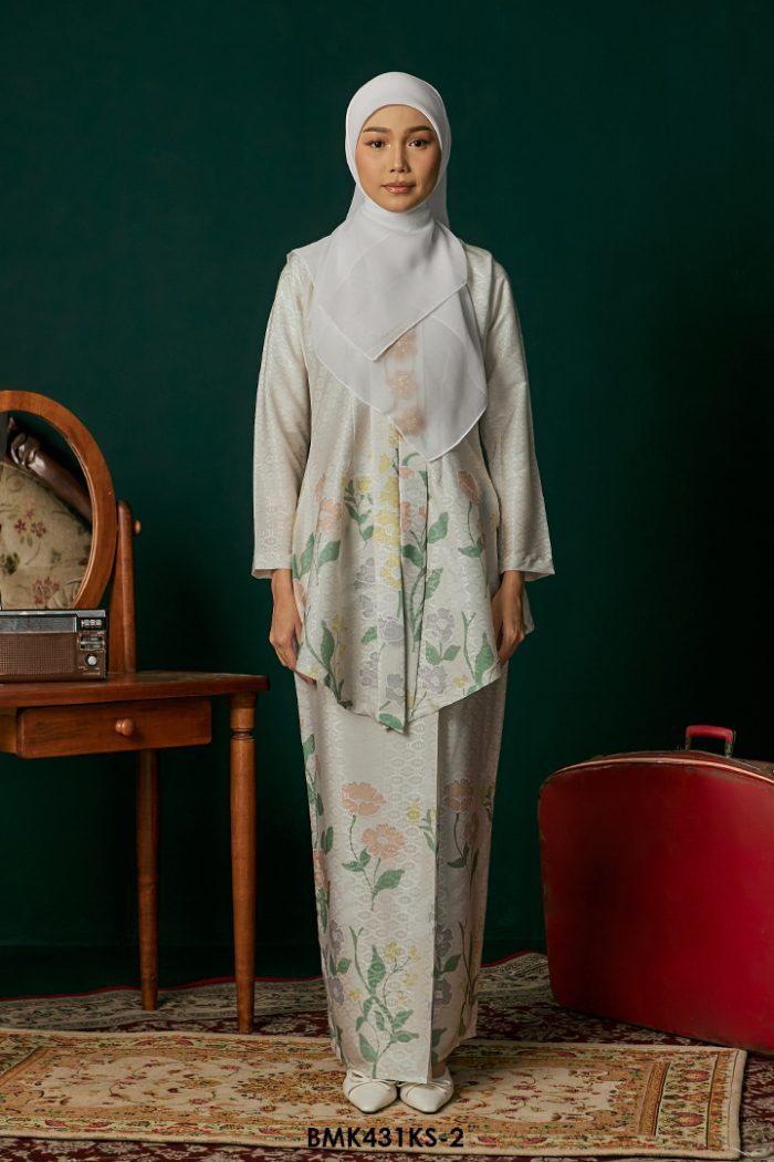 Kebaya Saloma in Cream (BMK431KS-2)