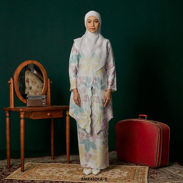 Kebaya Anggun Batiq Mia 2.0 in Heather (BMK432KA-3)