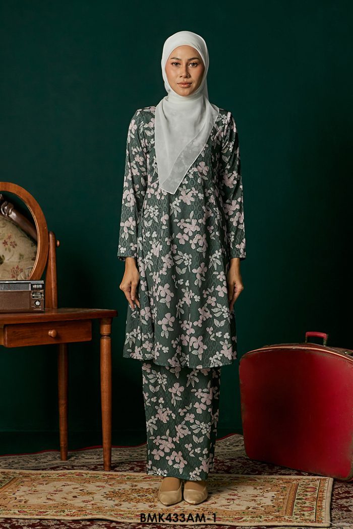 Ameera Kurung in Hunter Green (BMK433AM-1)