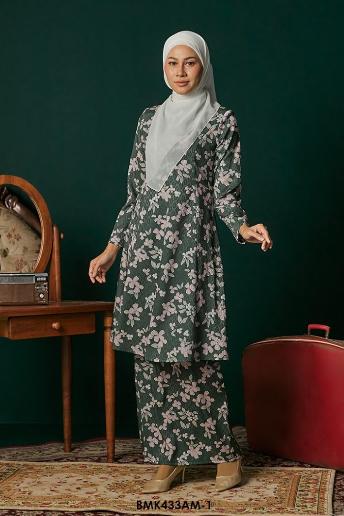 Ameera Kurung in Hunter Green (BMK433AM-1)