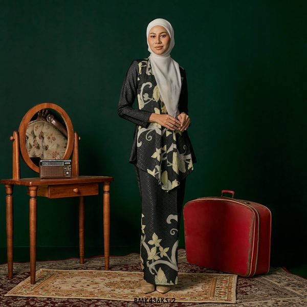 Kebaya Saloma in Black (BMK436KS-2) - Image 2