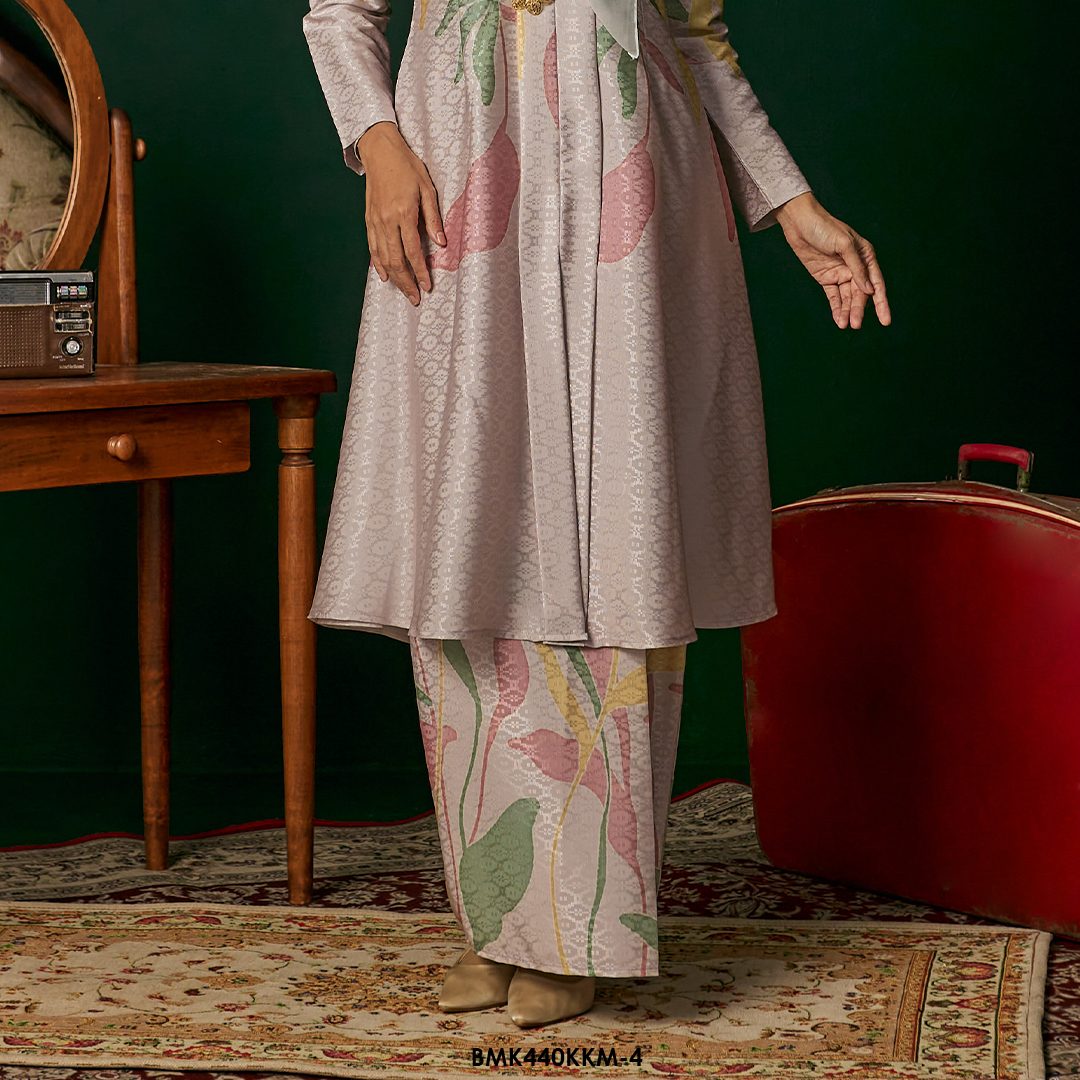 Kebarung Kalthom Batiq Mia in Light Pink (BMK440KKM-4) - Image 3