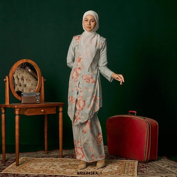 Kebaya Anggun Batiq Mia 2.0 in Soft Blue (BMK443KA-1) - Image 2