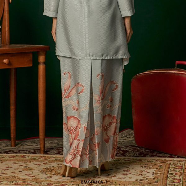 Kebaya Anggun Batiq Mia 2.0 in Soft Blue (BMK443KA-1) - Image 3