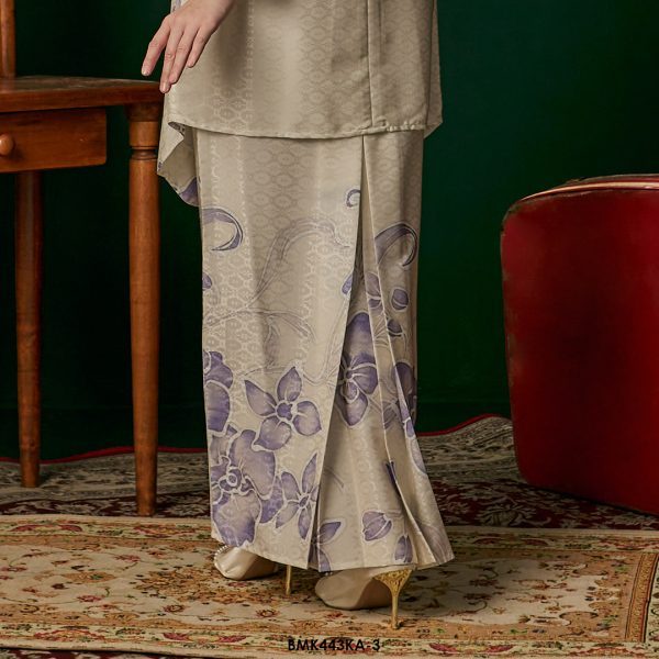 Kebaya Anggun Batiq Mia 2.0 in Purple (BMK443KA-3) - Image 3