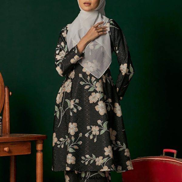 Ameera Kurung in Black (BMK444AM-1) - Image 4