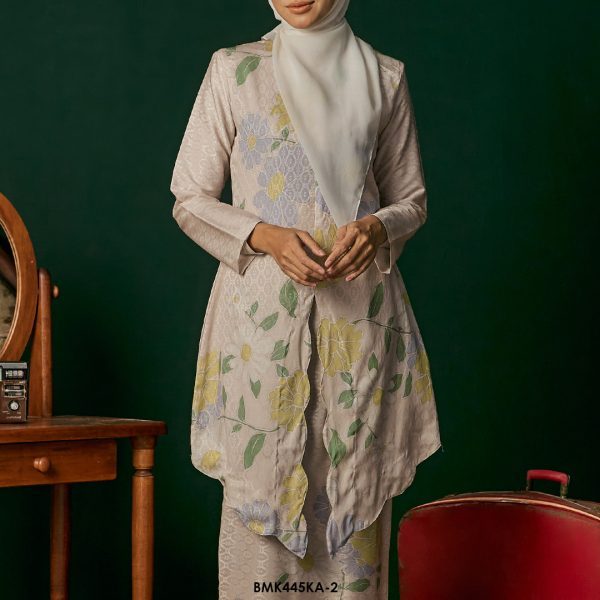 Kebaya Anggun Batiq Mia 2.0 in Off White (BMK445KA-2) - Image 4