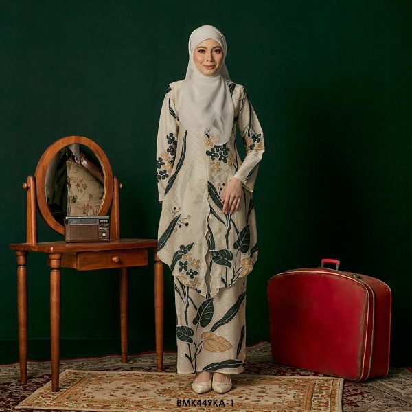 Kebaya Anggun Batiq Mia 2.0 in Cream (BMK449KA-1)