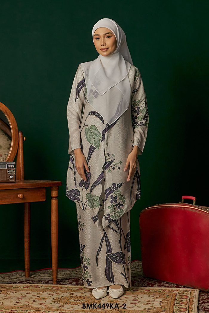 Kebaya Anggun Batiq Mia 2.0 in Ice Mint (BMK449KA-2)