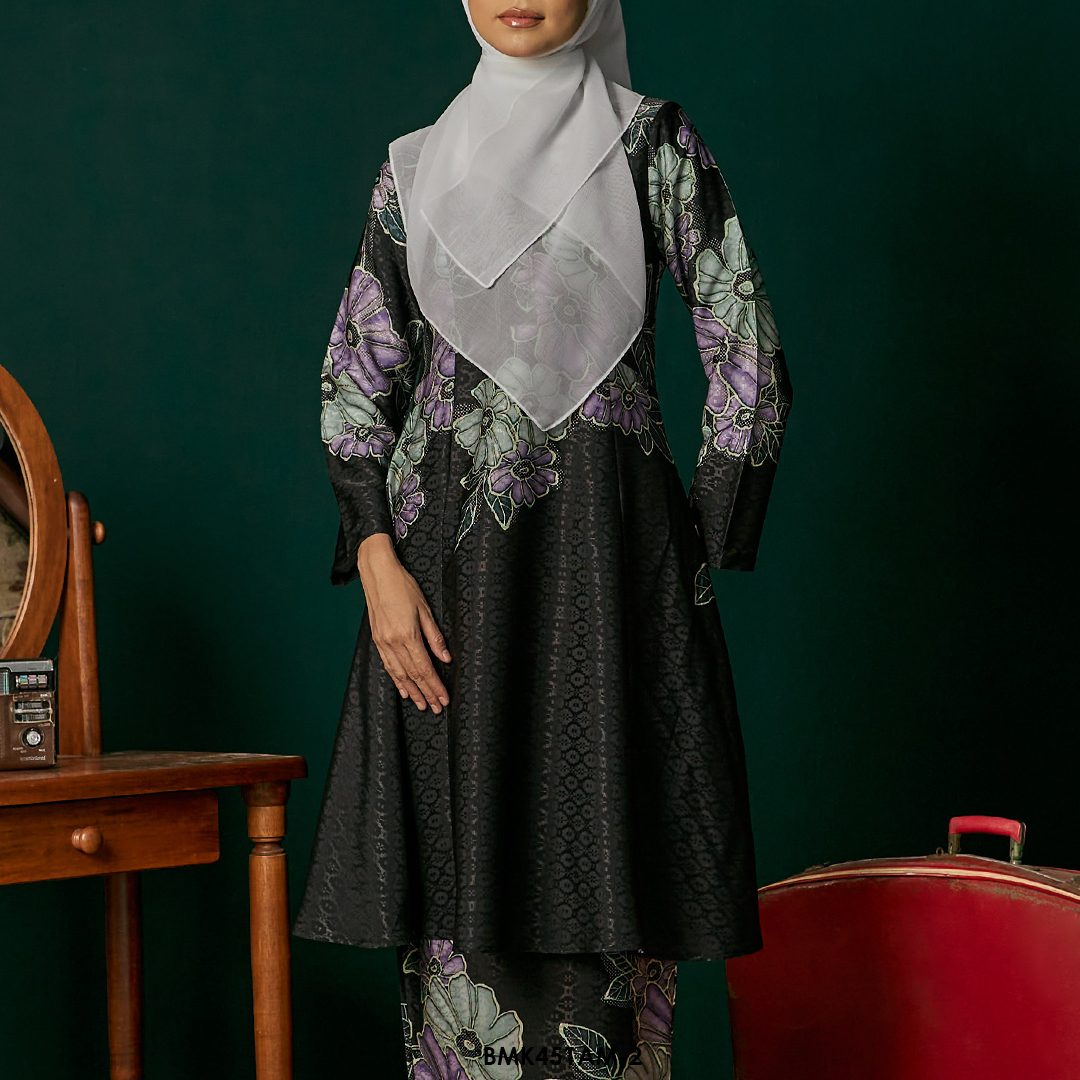 Ameera Kurung in Black (BMK451AM-2) - Image 4