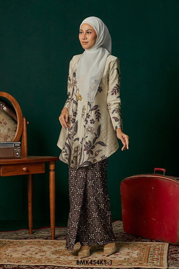 Kebaya Saloma in Deep Brown (BMK454KS-1)