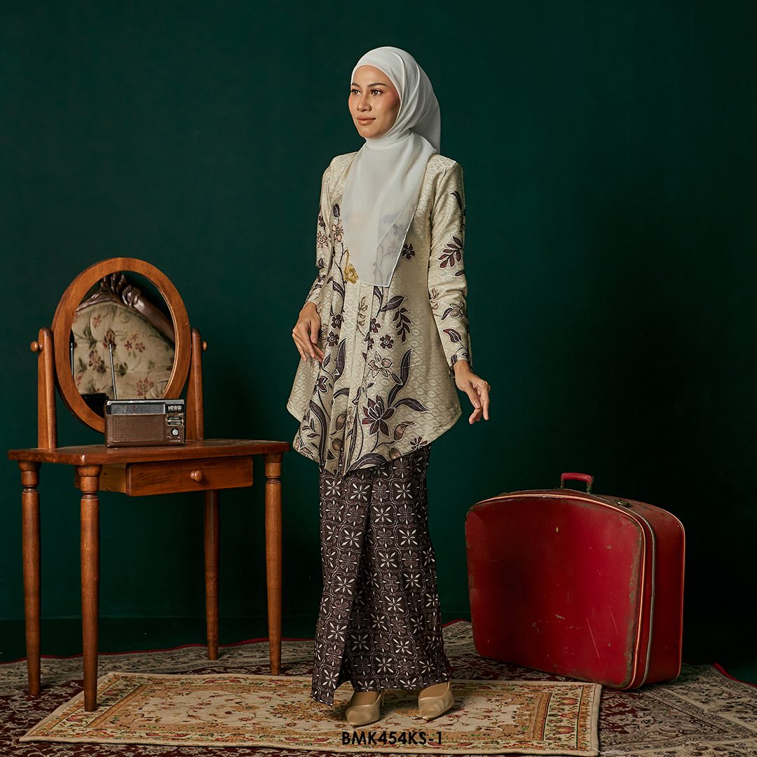 Kebaya Saloma in Deep Brown (BMK454KS-1) - Image 2