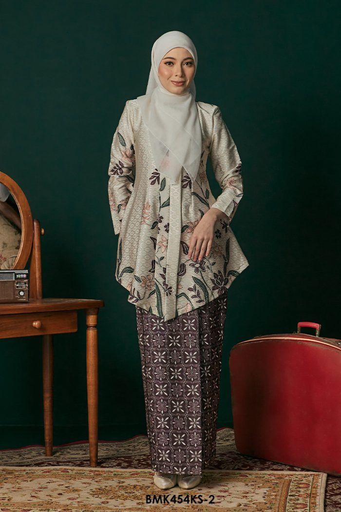 Kebaya Saloma in Deep Purple (BMK454KS-2)