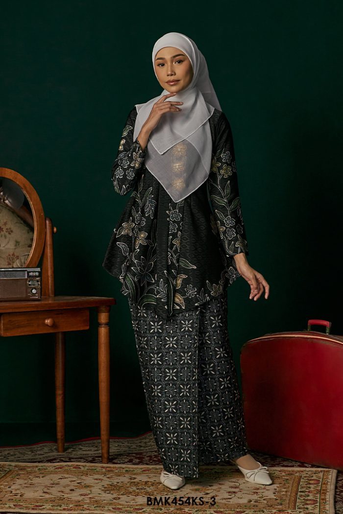 Kebaya Saloma in Black (BMK454KS-3)