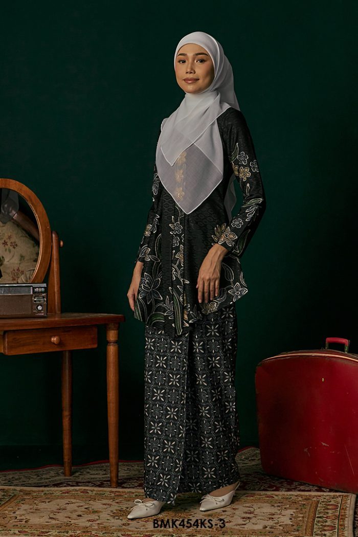 Kebaya Saloma in Black (BMK454KS-3)
