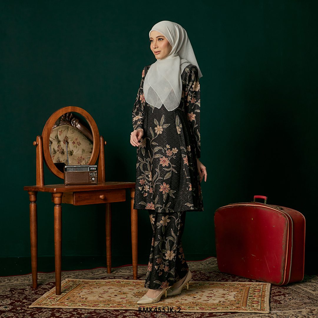 Juliana Kurung Batiq Mia in Black (BMK455JK-2) - Image 2