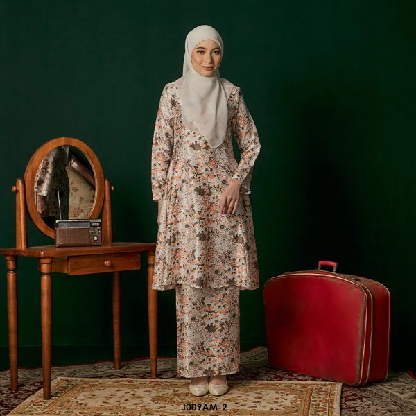 Ameera Kurung in White (J009AM-2)