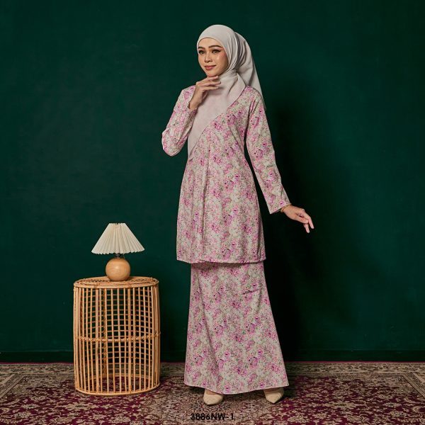 Kebaya Nawra in White (3886NW-1) - Image 2