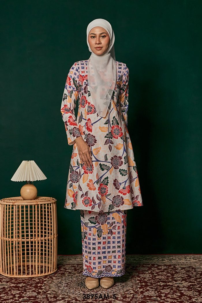 Ameera Kurung in White (3895AM-5)