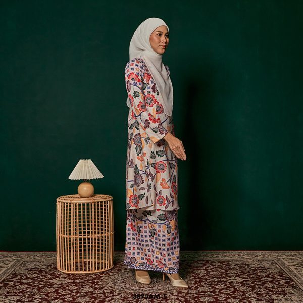 Ameera Kurung in White (3895AM-5) - Image 3