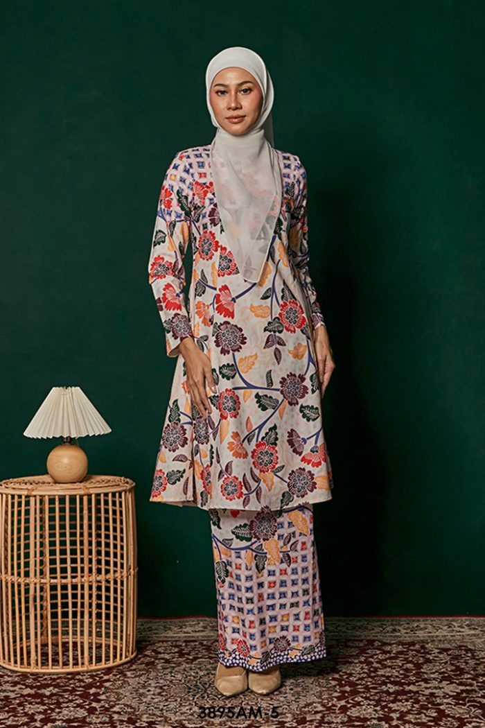 Ameera Kurung in White (3895AM-5)